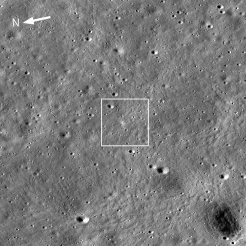 Космічний апарат NASA LRO – Місячний розвідувальний орбітальний апарат – зробив знімок місця посадки Chandrayaan-3 на поверхні Місяця.